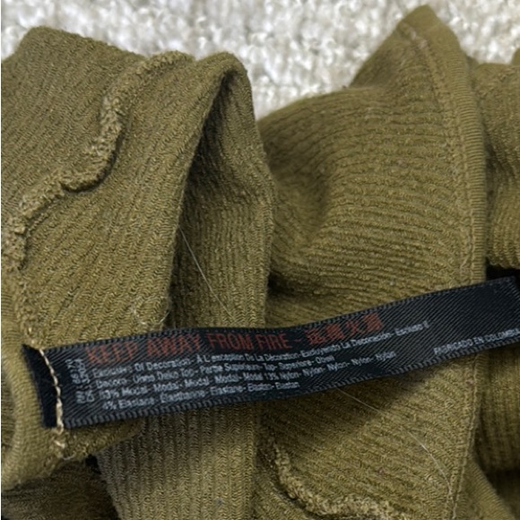 ***Out from Under Urban Outfitters Womens Green Sleeveless 2-Way Crop Top Sz M/L - Picture 4 of 4